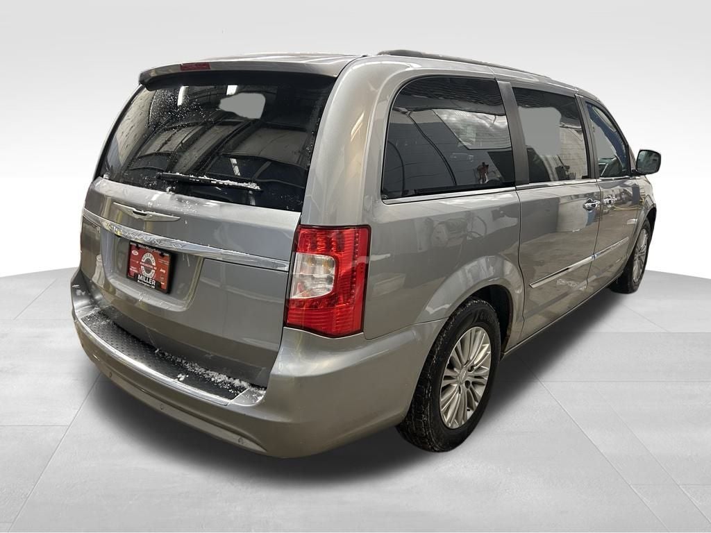 2016 Chrysler Town & Country Touring-L Anniversary Edition