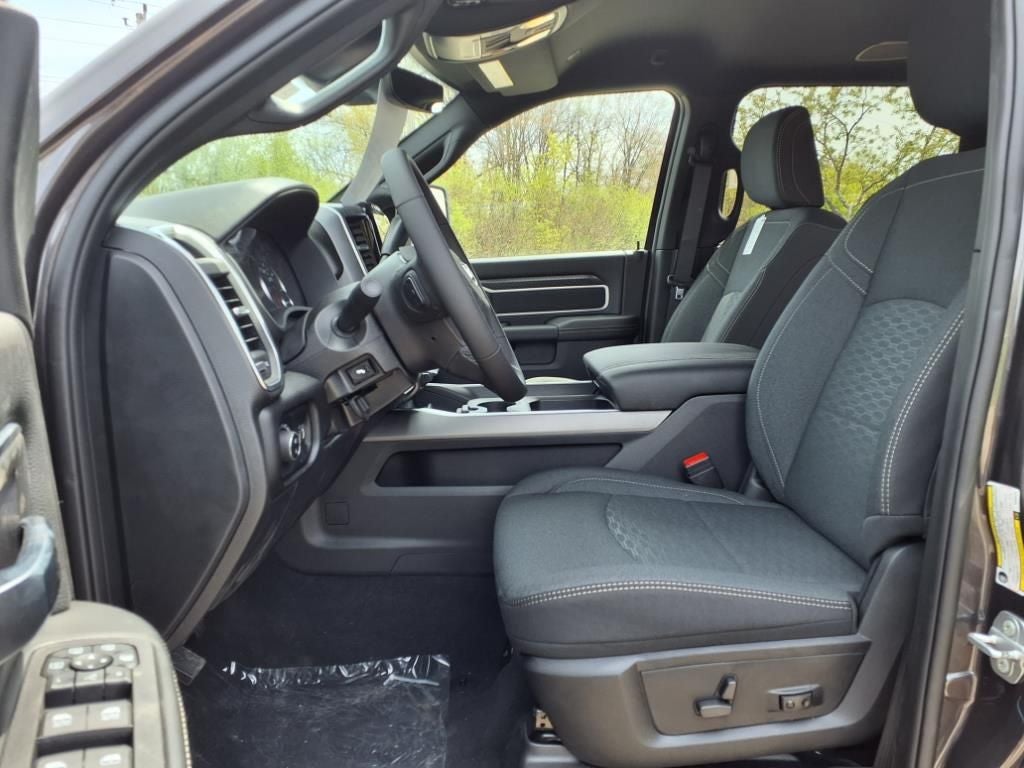 2025 RAM 3500 Big Horn Crew Cab 4x4 6'4' Box