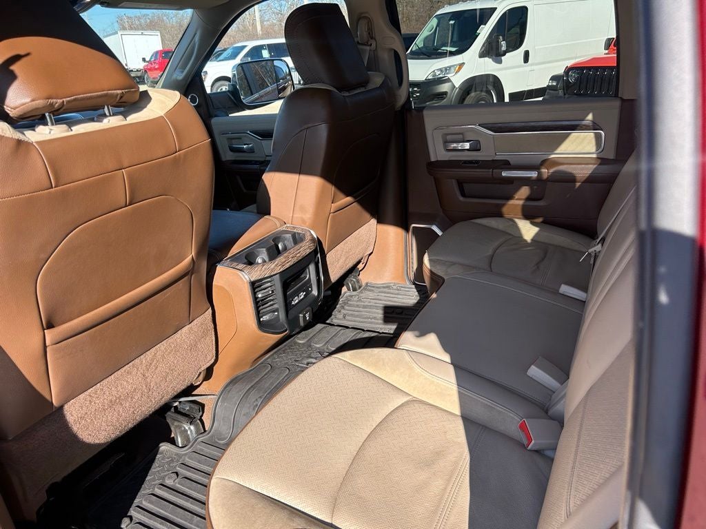 2019 RAM 2500 Laramie Crew Cab 4x4 6'4' Box