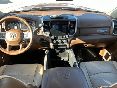 2019 RAM 2500 Laramie Crew Cab 4x4 6'4' Box