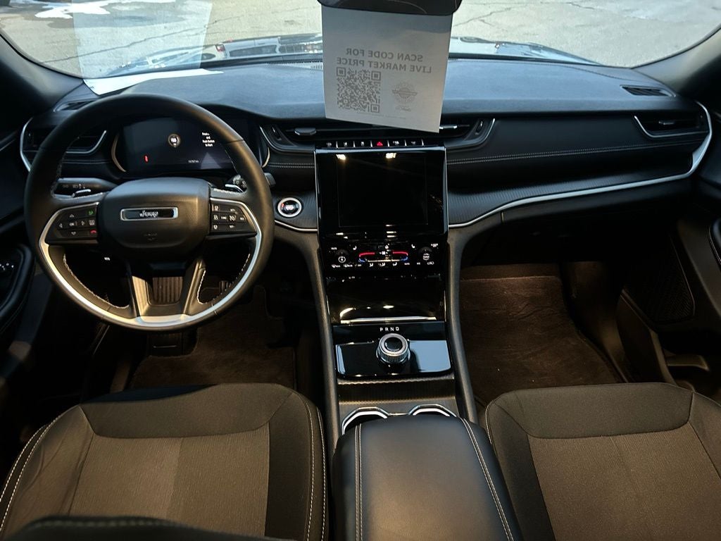 2025 Jeep Grand Cherokee L Laredo