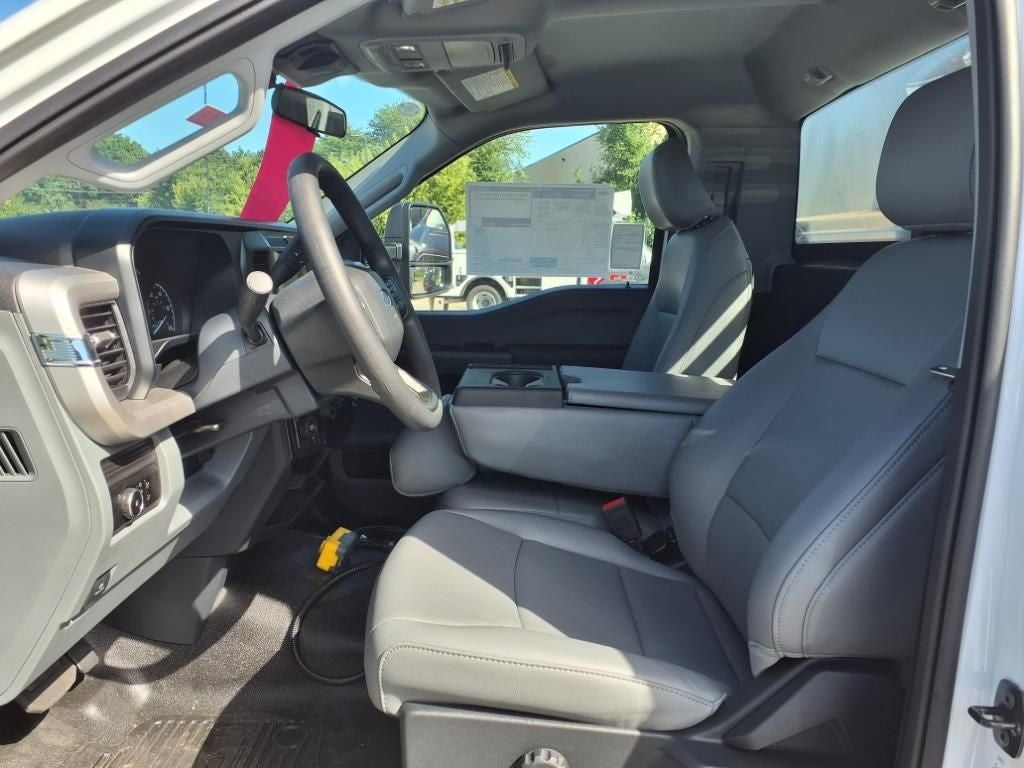 2025 Ford F-600SD XL 169 WB