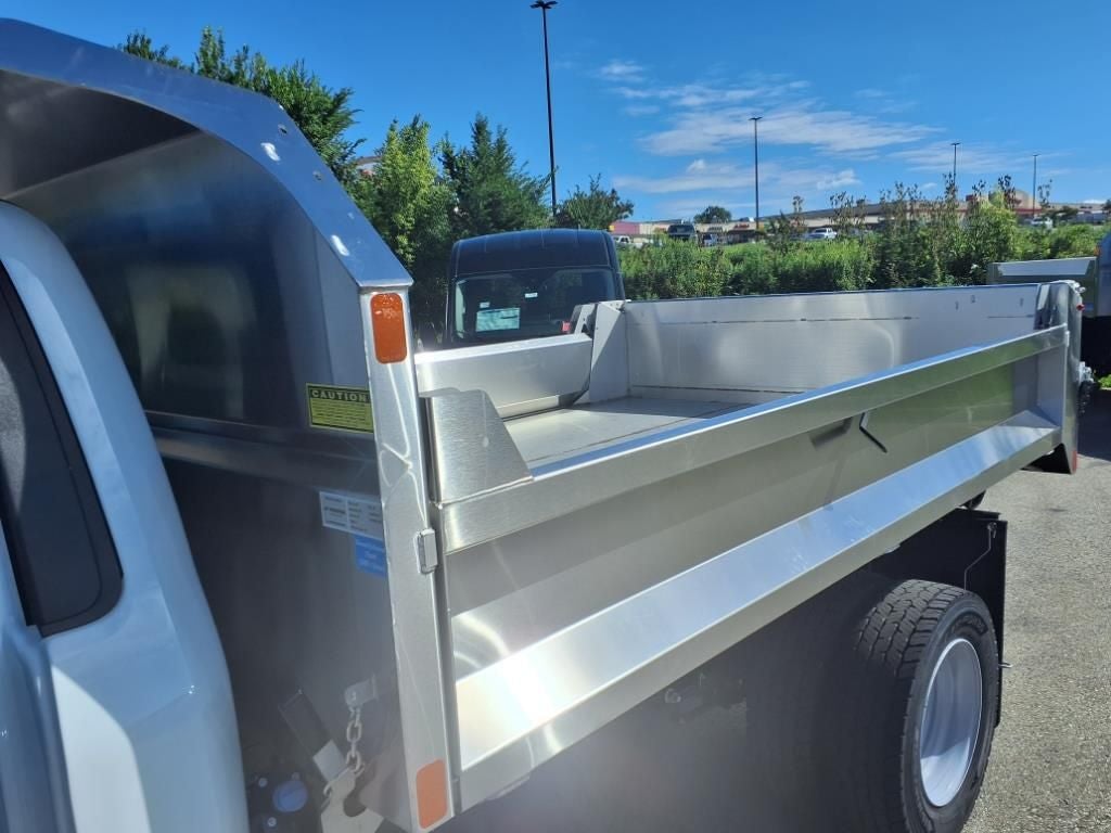 2025 Ford F-600SD XL 169 WB