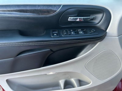 2016 Chrysler Town & Country Touring