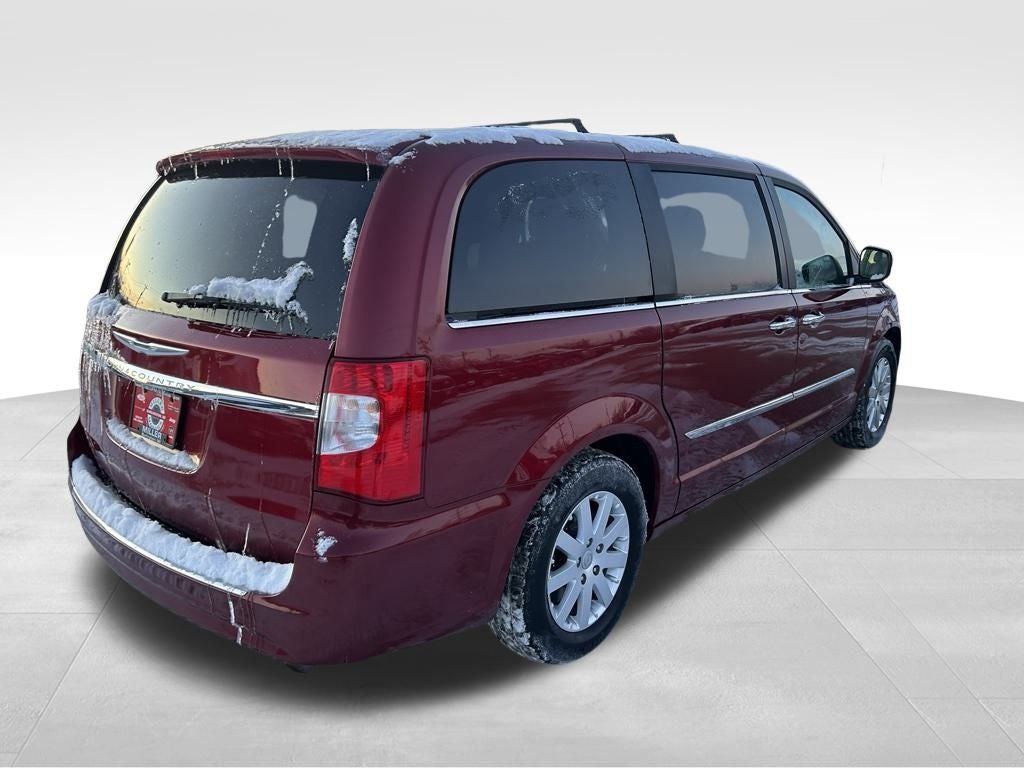 2016 Chrysler Town & Country Touring